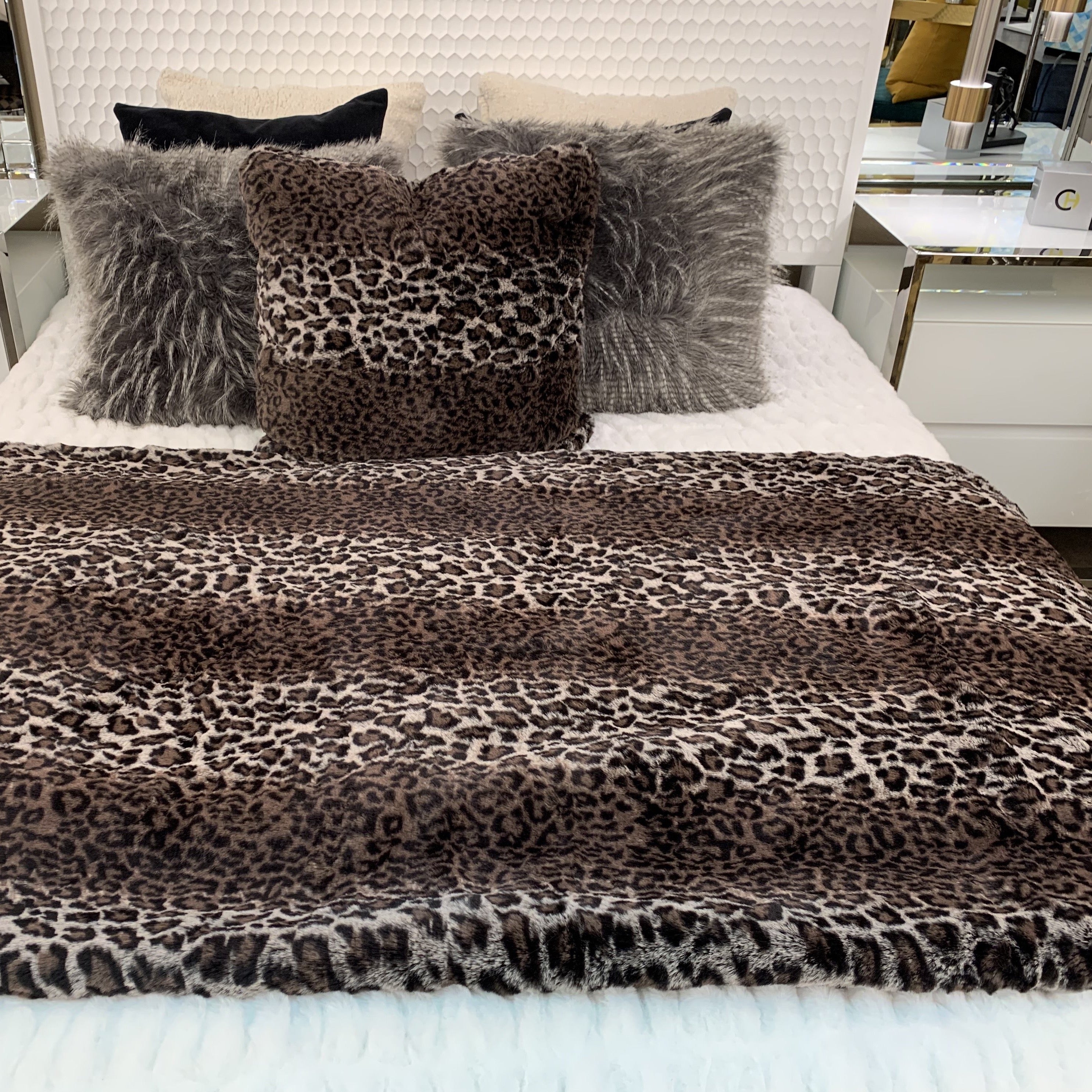 Leopard Cheetah Jaguar Animal Print Cozy Fuzzy Faux Fur Cal King Size Blanket/ Coverlet/ Bedspread/ Coverlet