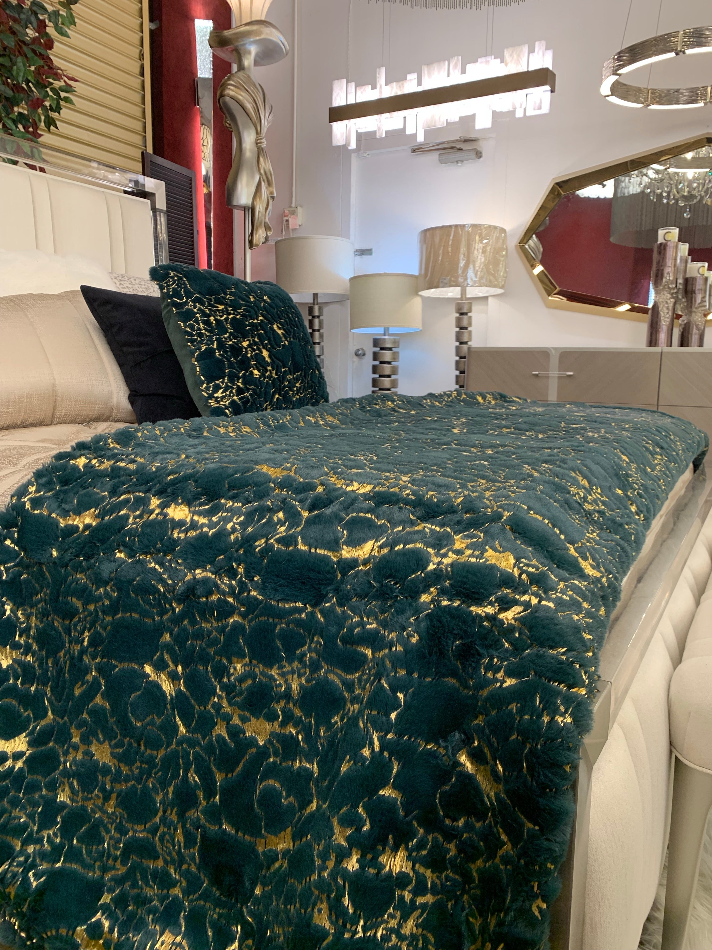 Golden/Silver Metallic Faux Fur  Soft / Coverlet/Quilt Cal King/Eastern King