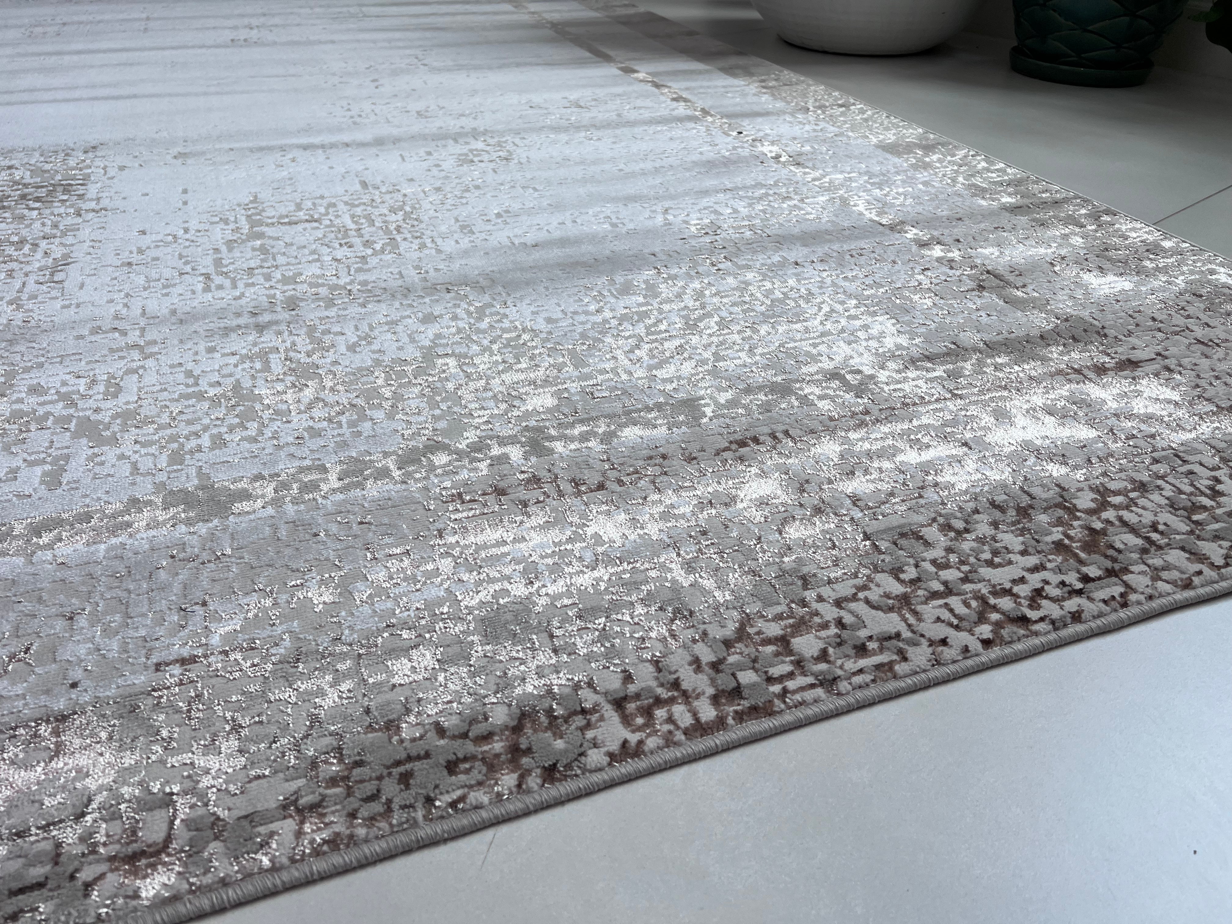 Polyester Silver with Gold Viscose Blend Border Design Rug/Carpet - Style# Maximus 245 - Color-Changing Flat Weave Rug