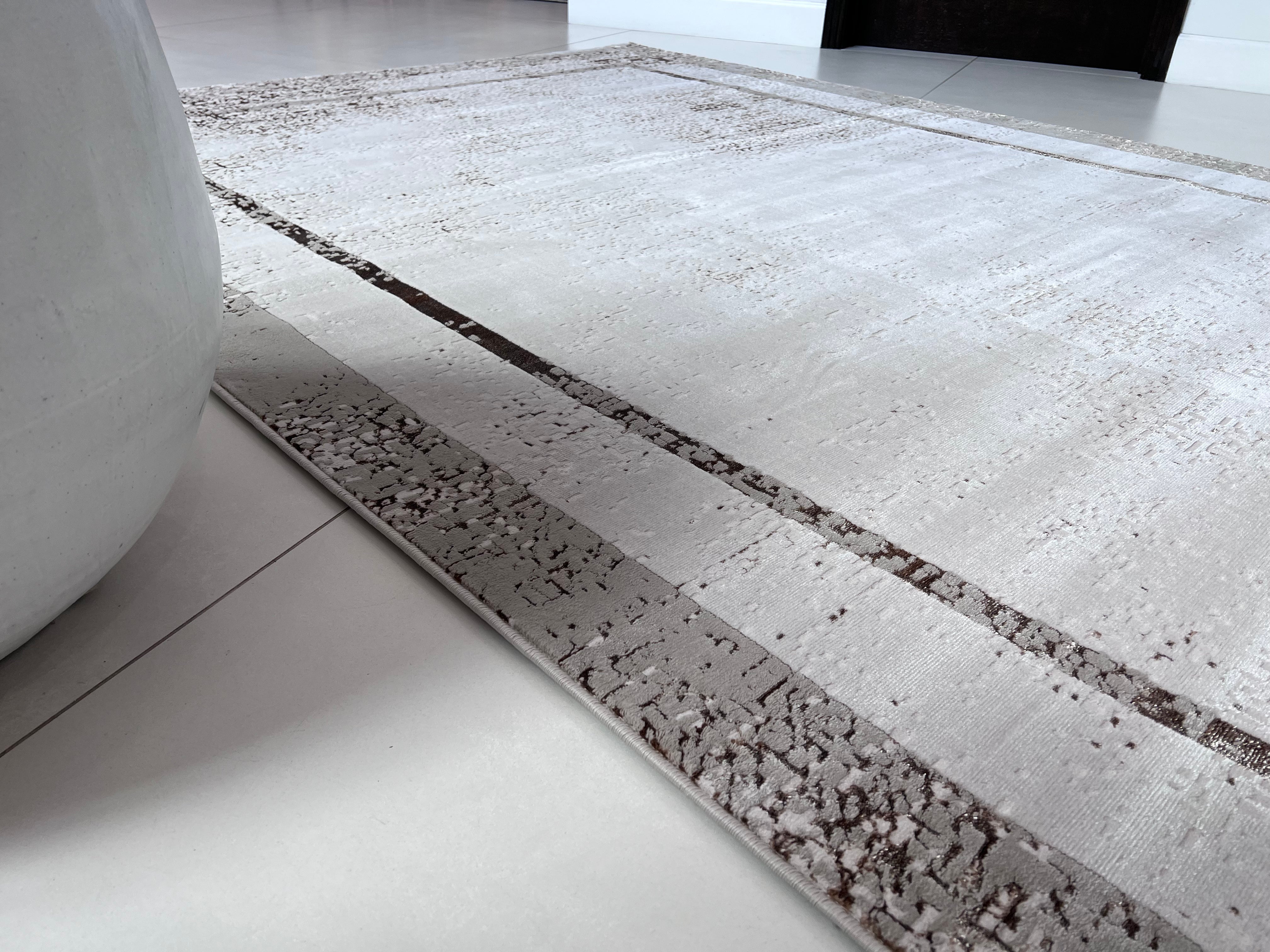 Polyester Silver with Gold Viscose Blend Border Design Rug/Carpet - Style# Maximus 245 - Color-Changing Flat Weave Rug
