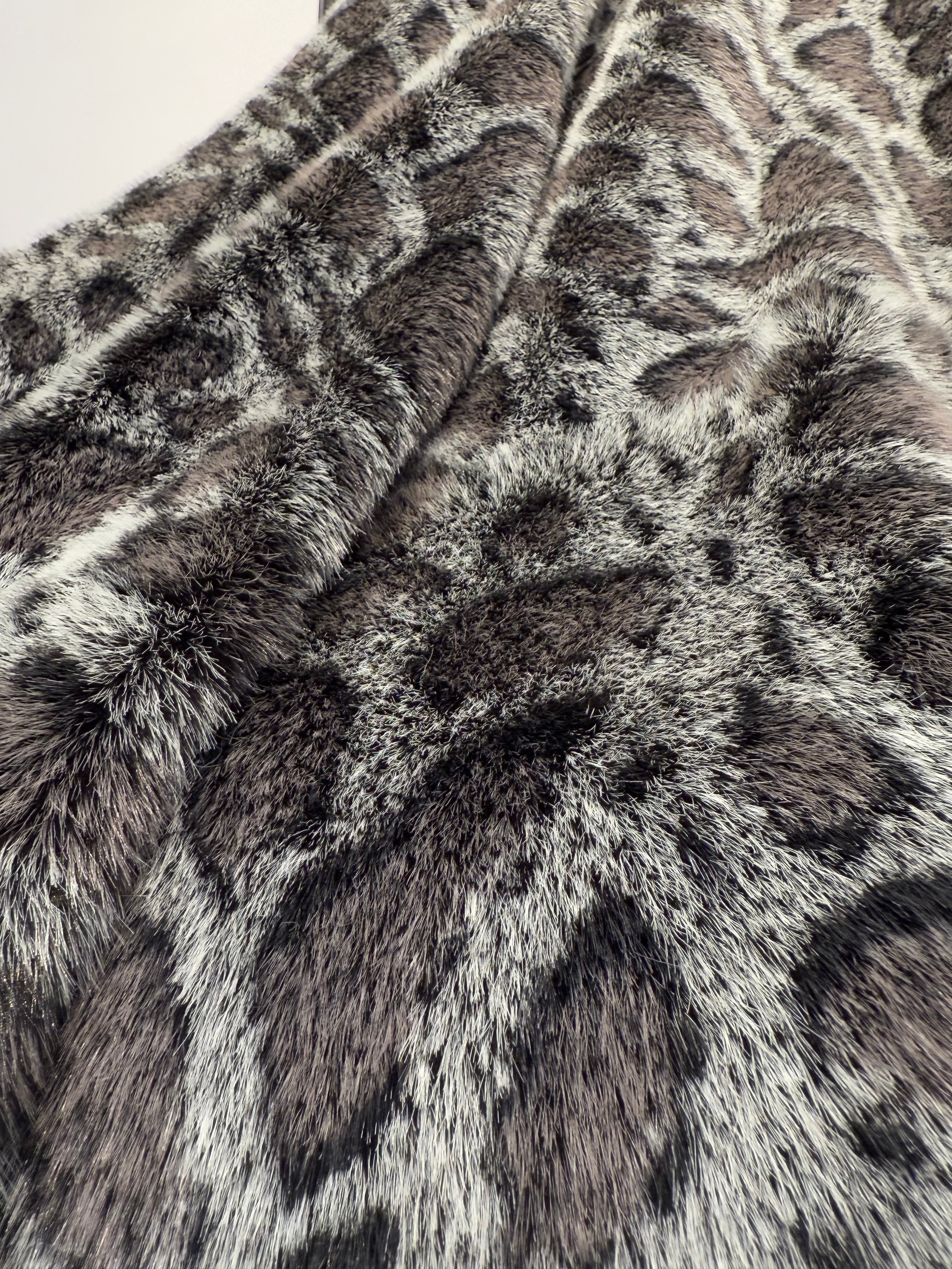 Luxury Soft Warm Faux Mink Throw Blanket - MINKO 12 Black Leopard