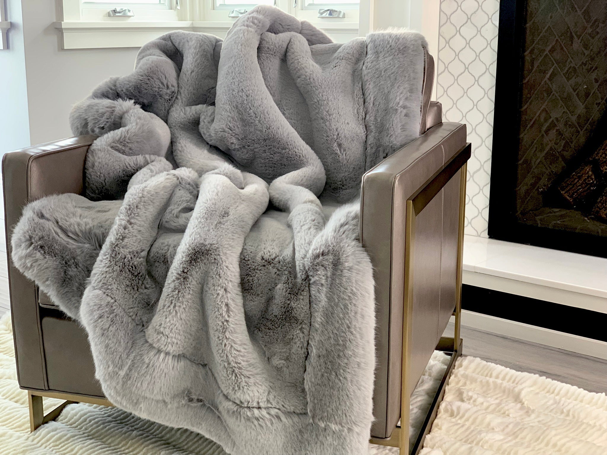Luxurious Chinchilla Rabbit Faux Fur Throw Blanket